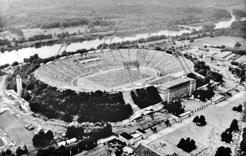 Red Bull Arena Leipzig: Từ Di Tích Lịch Sử Đến Sân Vận Động Hiện Đại