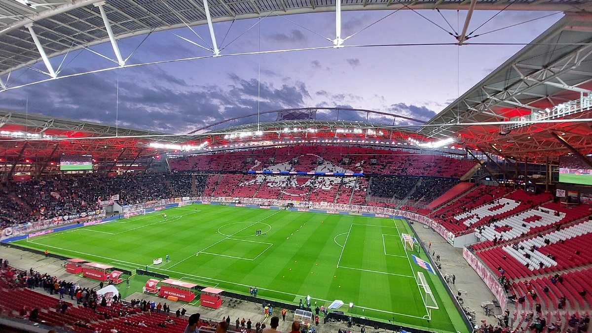 Red Bull Arena Leipzig: Từ Di Tích Lịch Sử Đến Sân Vận Động Hiện Đại